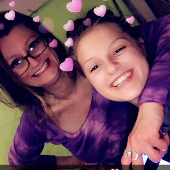 Meet your Posher, Jennifer - Picture 1 of 1